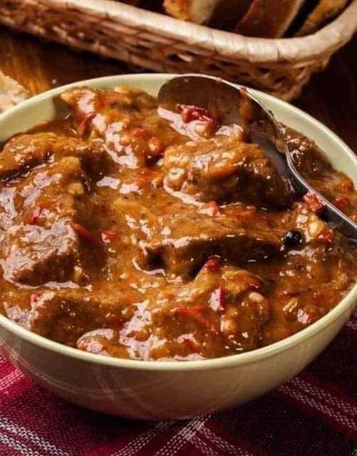 Slow Cooker Chunky Beef and Potato Stew