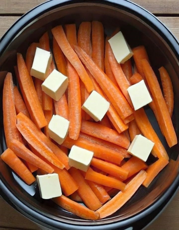 Easy Slow Cooker Glazed Carrots: A Sweet & Savory Side Dish
