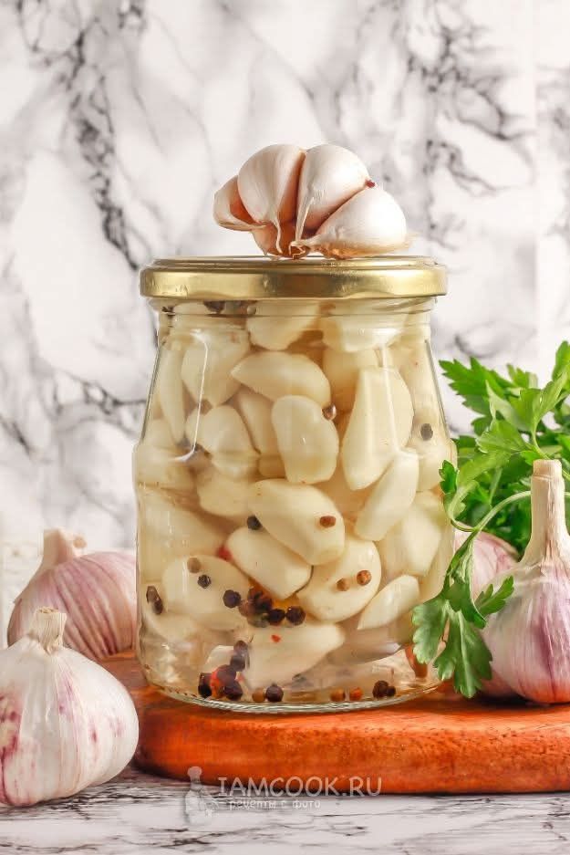 Homemade Onion and Garlic Cough Syrup