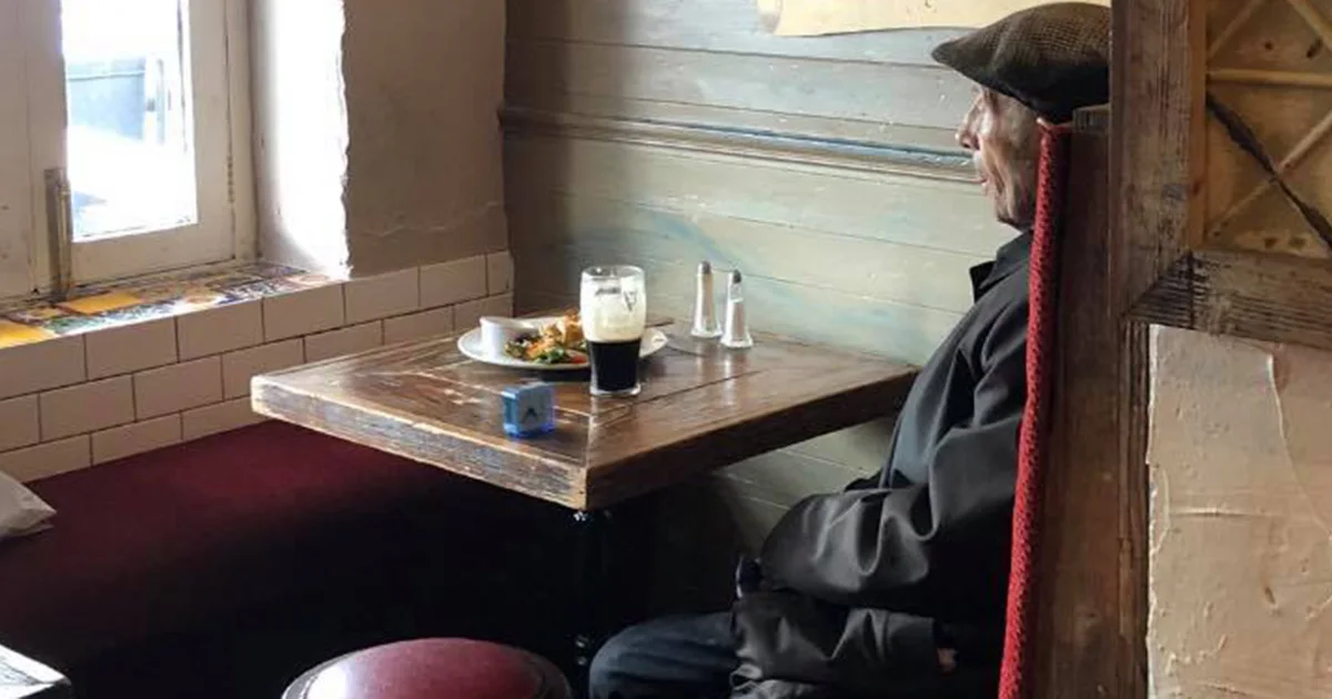 A Veteran’s Quiet Strength and His Son’s Loyalty: A Diner Story That Touched Everyone’s Heart